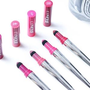 Clinique “Pop Lip Shadow” in Fiesta Pop